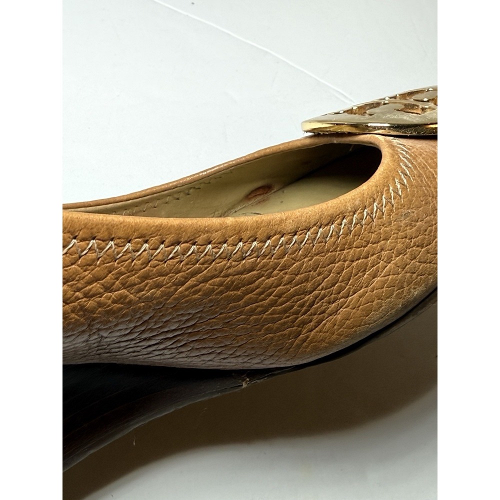 Tory Burch Sally 2 Peep Toe Wedge Heels Tan Leather Gold Logo Women's Sz 7.5 - Picture 12 of 16